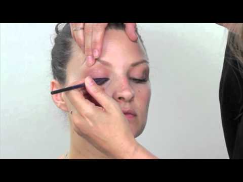 Video: ULTA Angled Eyeliner Brush pregled