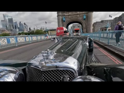 SS100, Tower Bridge and Parliament