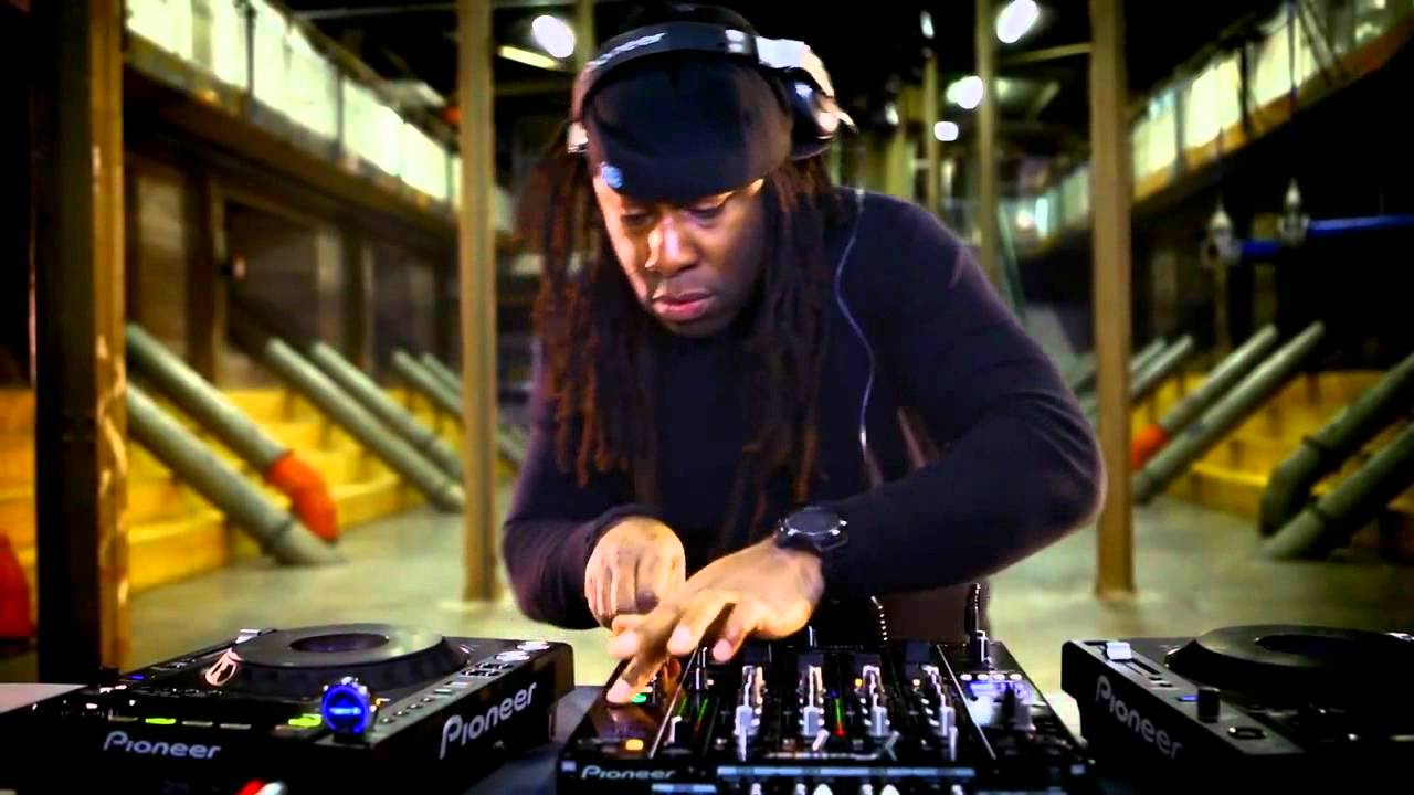 New Pioneer DJM-850 mixer introduction