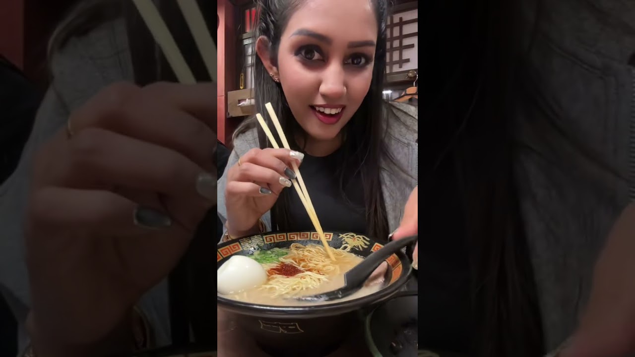 අපි රාමෙන් කියල මොනා කැවත් , මෙක තමයි හරිම රාමෙන් එකකාලම බලන්න ඔනා රස.මම රාමෙන් කියලා තියෙන්නෙ මොනාද