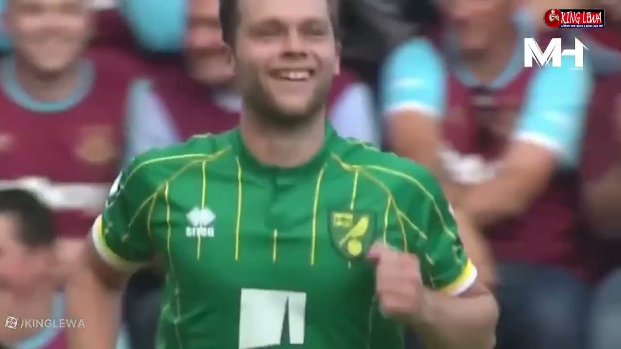 Beautiful moments of football😢