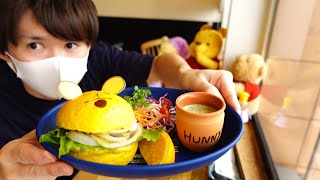 はちみつを食べたいな～！© Disney『Winnie the Pooh』HUNNY’S CAFE in STRANGE DREAMS
