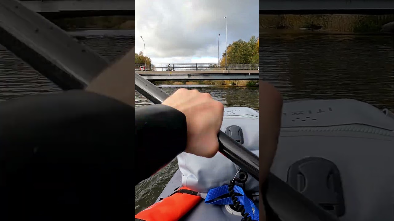 Traffic over bridge - river paddling with the Itiwit X500 kayak