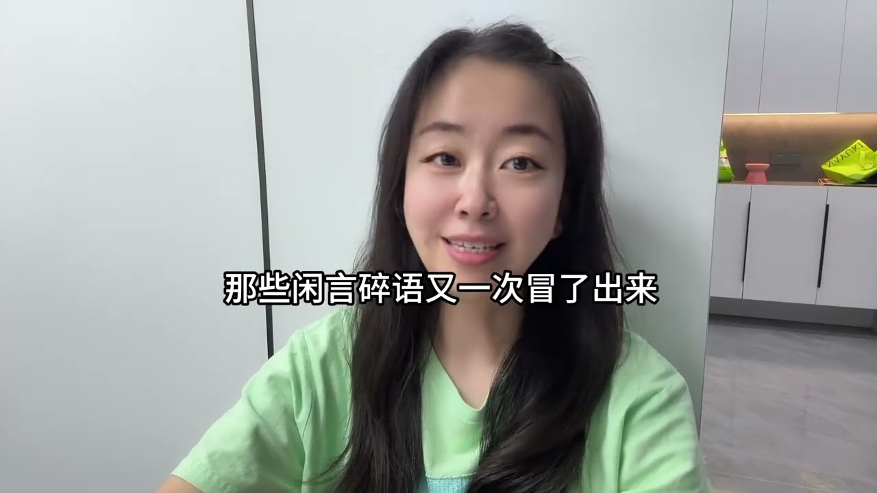 我弟弟有个研究生同学，找了份月薪三千五的文员工作