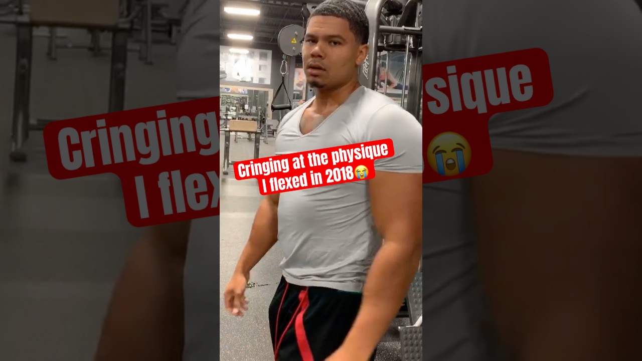 😭 Я до сих пор пытаюсь осознать эту серую футболку с V-образным вырезом 