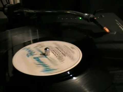 Gwen Guthrie - Outside in the Rain