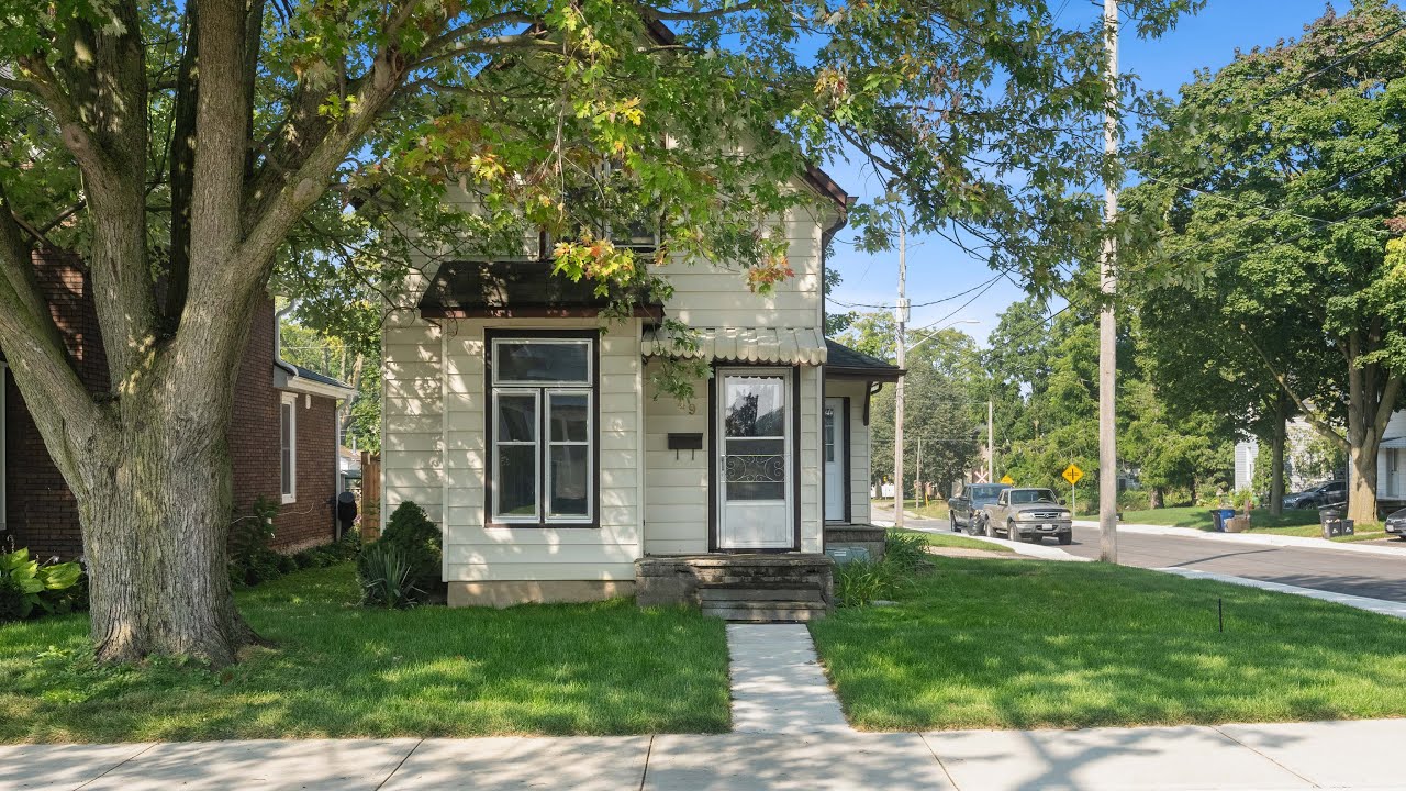 49 Givins Street Woodstock Unbranded