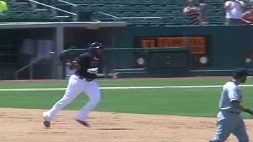 Jon Singleton goes yard for the Grizzlies