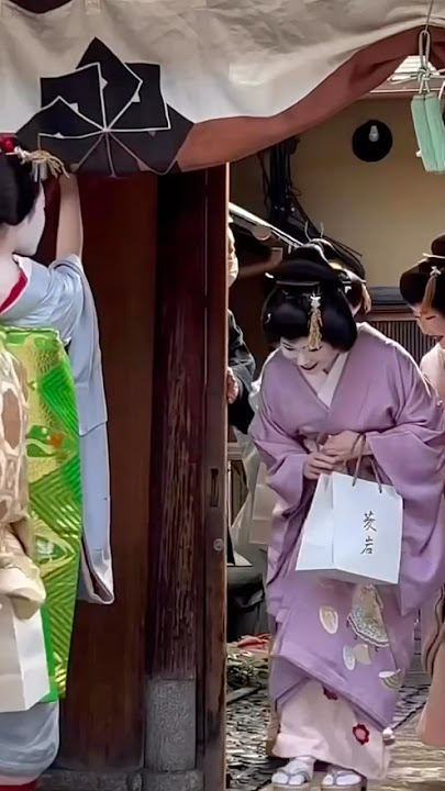 Konbanwa | Beautiful Maiko Apprentice #winter #january #kyoto #forever #love #japanese #maiko