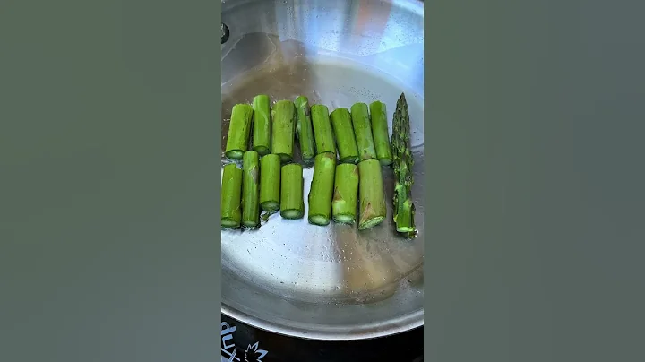 I grew a giant asparagus... - DayDayNews