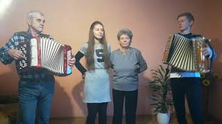 Heligónka Poliakovci + starká Evka a starký Ondrej ;) - Veď som sa vydala