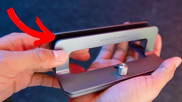 UGREEN Vertical Laptop Stand Hands On