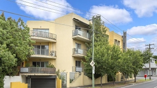 For Sale 15/42-50 Napier Crescent Essendon Vic 3040 - Chinese