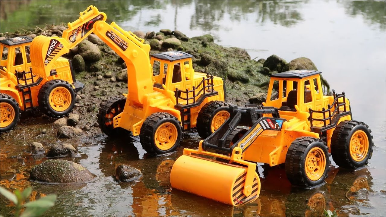 VIDEO MAINAN BEKO EXCAVATOR  ANAK ZHAFIRAH TOYS YouTube