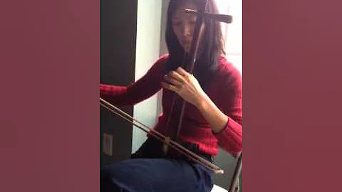 Erhu played by Xiaodong Wei