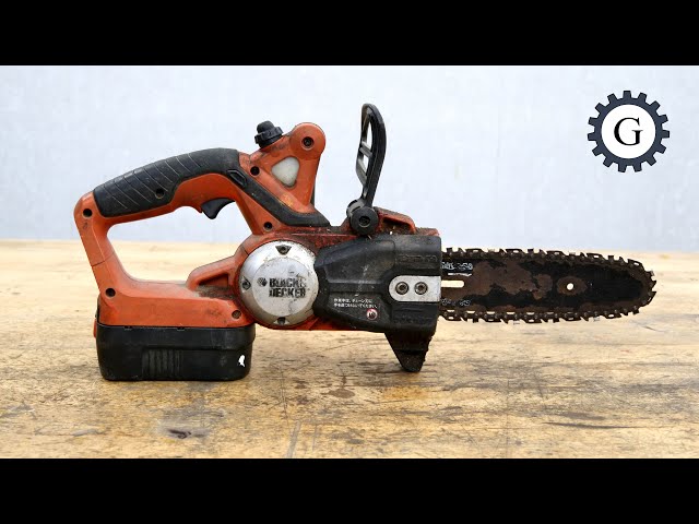 Black & Decker 18-Volt Cordless Chain Saw CCS818 