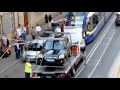 Odholowanie samochodu blokującego tramwaj.