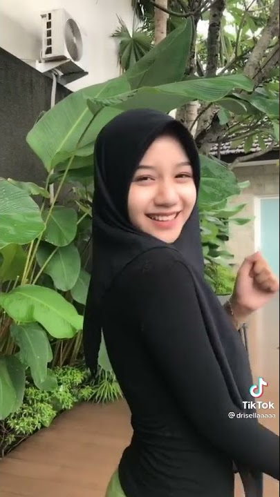 Jilboobs jilbab Goyang pantat lagi dong 😍😘