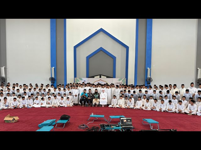 Suami Istri Tenang Penuh Cinta u0026 Bahagia - Ustadz DR Syafiq Riza Basalamah MA class=