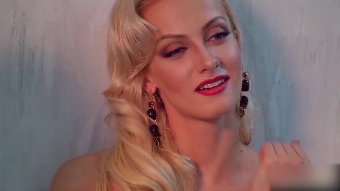 Камри генераторының диаграммасы Жетілген порно актриса Нина Хартли