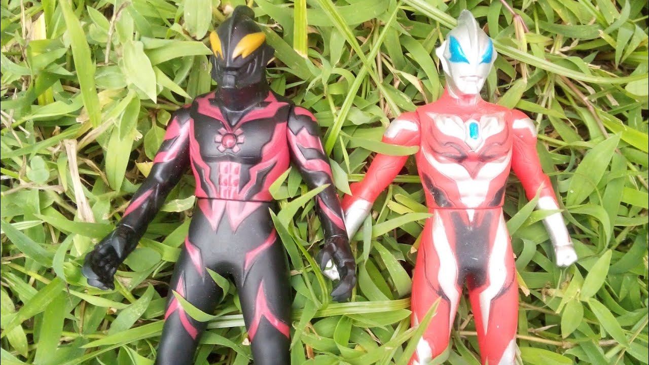 Mencari Mainan  Ultraman Zero Geed Belial ORB di pohon 