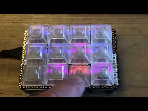 ItsyBitsy Mechanical Keyboard hack @adafruit @johnedgarpark @pimoroni #adafruit