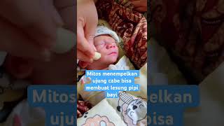 Download Lagu Mitos menempelkan ujung cabe di pipi bisa membuat lesung pipi pada bayi #fyp  #mitos #newborn #baby MP3