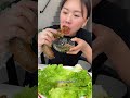 夫が家にいない間、一人で野菜を食べて腸にいいことをする