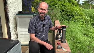 Beekeeping Tip Of The Week No.5 Cleaning The Hive Tool by Cotswold Bees 1,657 views 2 years ago 4 minutes, 6 seconds