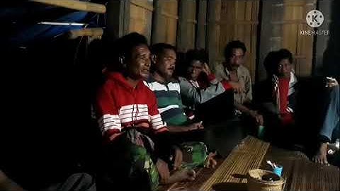 Perkawinan adat Kisar (Meher)saat Pengantin Laki-laki berpamitan untuk jalan.