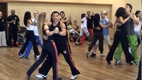 Claudio Gomes and Renate Nijland - Zouk musicality 2006 workshop