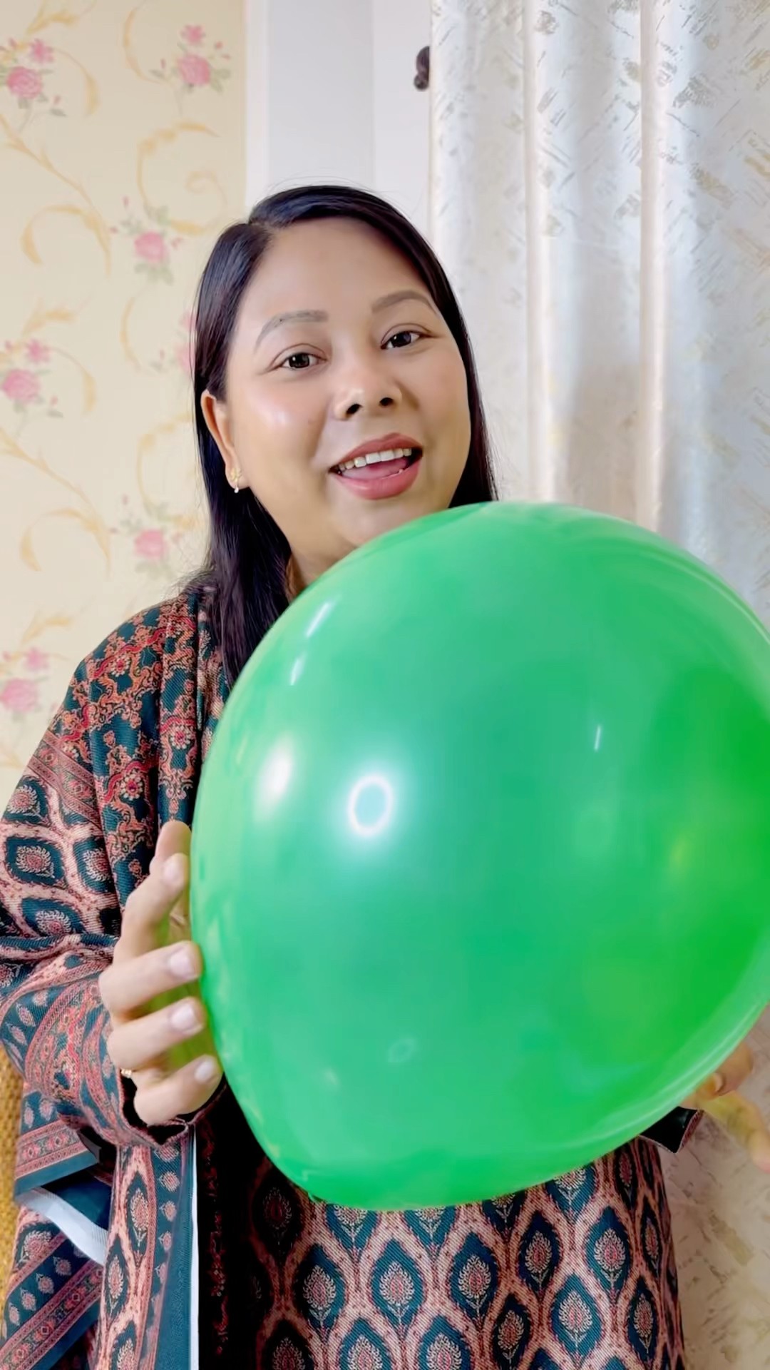 Mummy Ne Choti Balloon Diya