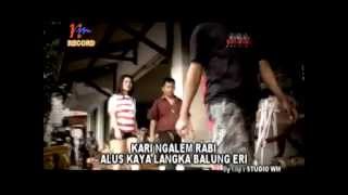 Susy  Arzetty    BAGEN PERANG   by wonk Kendayakan