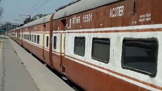 OLD ICF RAKE LIVERY RAJDHANI COACHES ( AC SPECIAL TOURIST TRAIN) SPOTTED THE OLD DAYS.