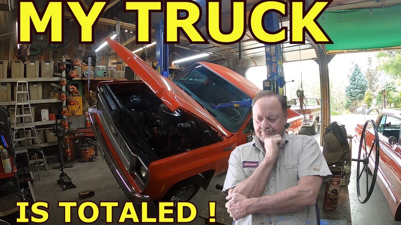TRUCK FALLS OFF LIFT!!! IT'S DESTROYED! YouTube