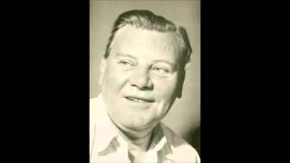 Video thumbnail of "KYS MIG GODNAT - Osvald Helmuth med Inger Christrup og Kjeld Nørregaard på flygel 1948"