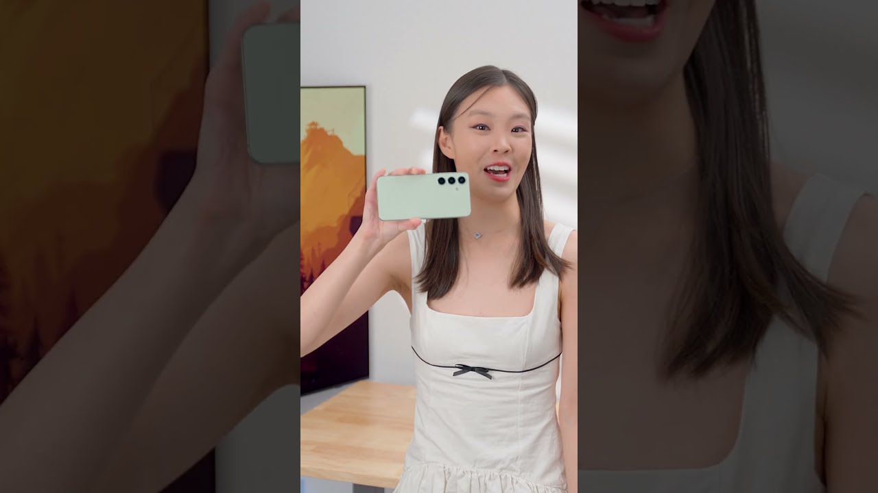 BEST SMALL PHONE Samsung S24 Vs IPhone 16