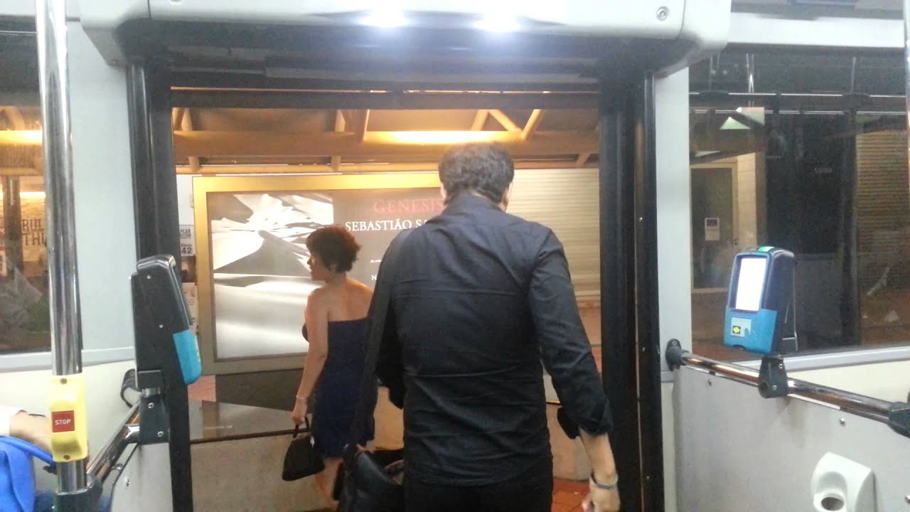 SMRT MAN A22(batch 1)Rear door opening and closing - YouTube