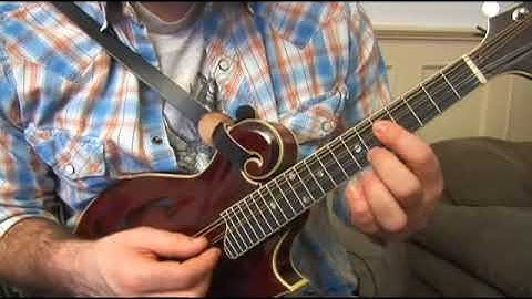 Playing a Minor Triad in Root Position on the Mandolin