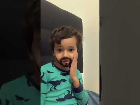 CRIANÇA COM BARBA