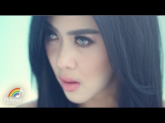 Syahrini - Kau Tak Punya Hati (Official Music Video) akkorde