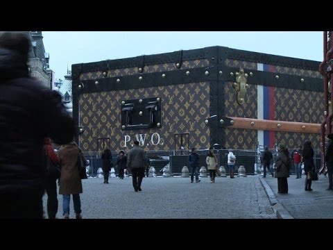 Video: Louis Vuitton chest ruined Red Square