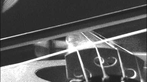 Bowed violin string in slow motion