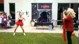 Toddlers & Tiaras -- Z Halloween 2011 by thezimmermanagency 911 views 11 years ago 2 minutes, 57 seconds