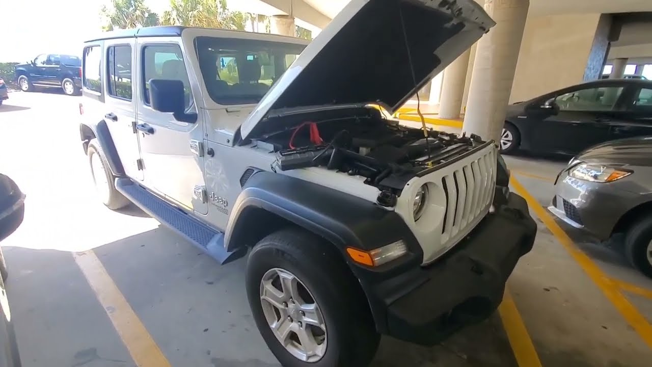 HOW TO JUMP START A JEEP WRANGLER - YouTube