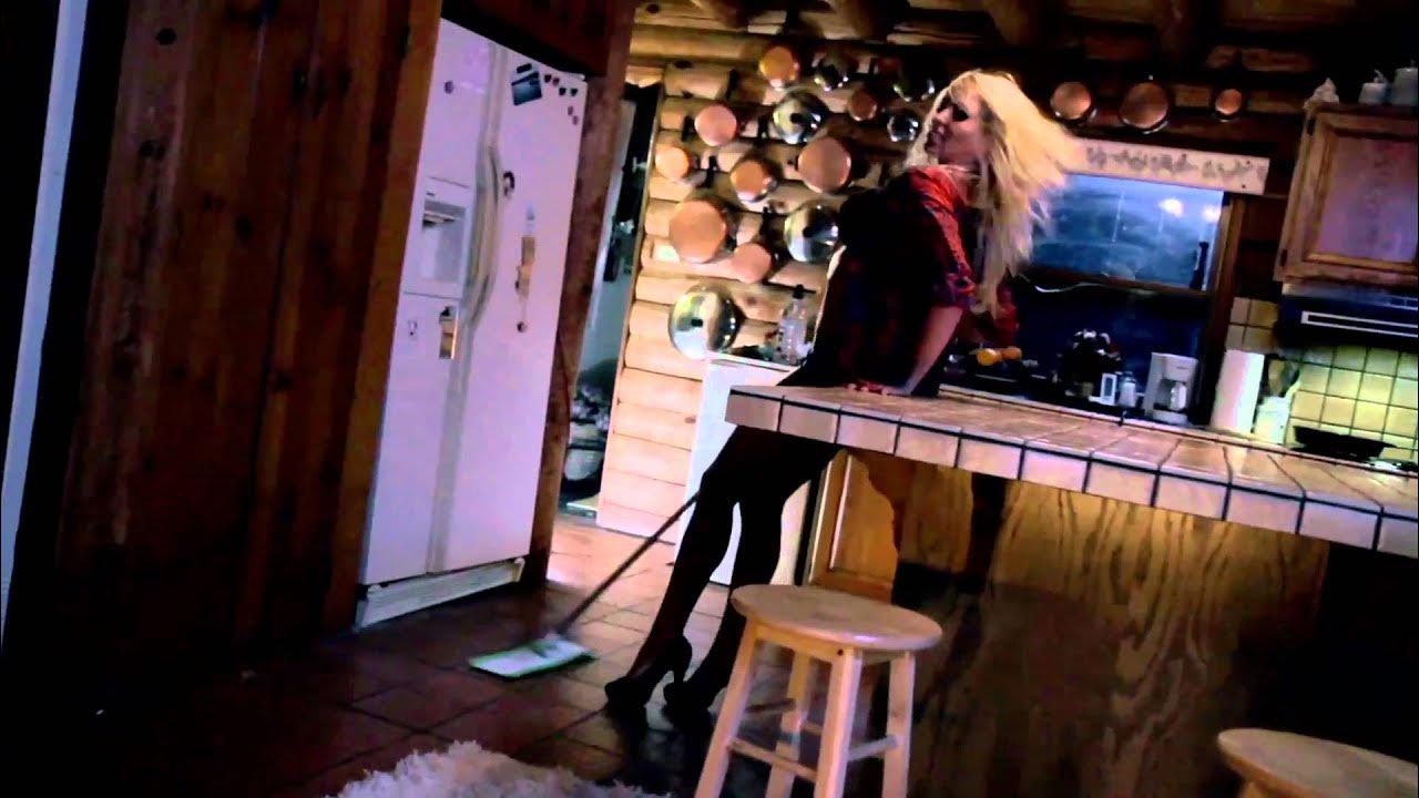 Әйелдердің еркектердің аузына сиып жатқан порно видеолары