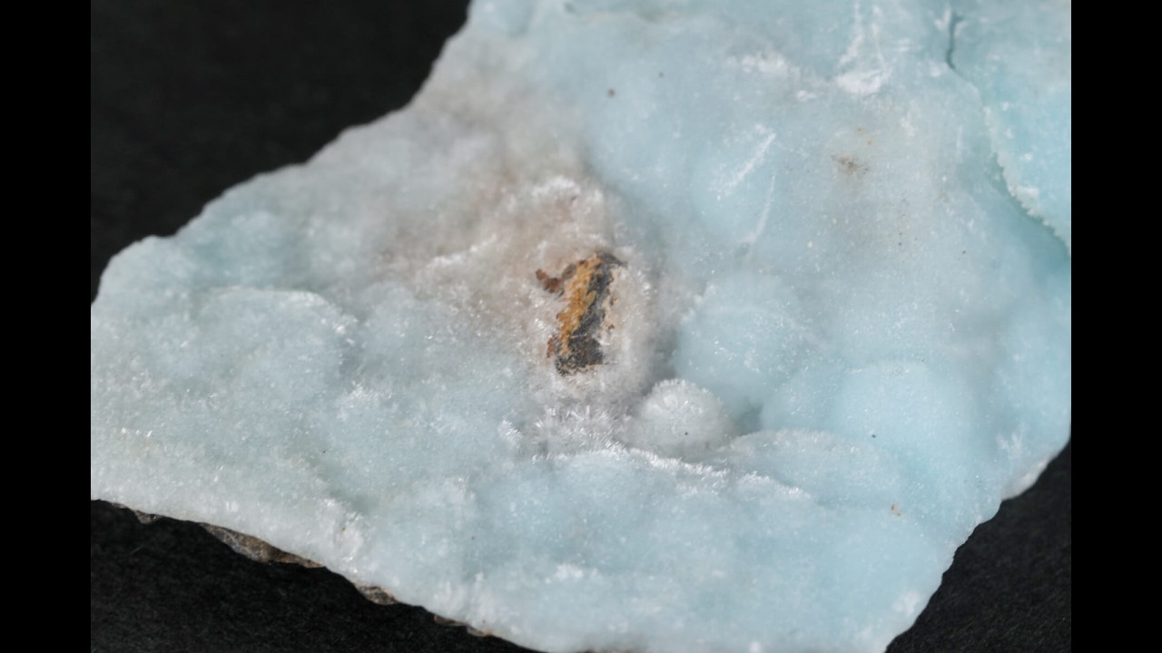 ヘミモルファイト (異極鉱) 原石 12.2g / Hemimorphite - YouTube