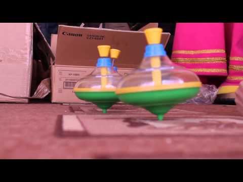 Юлу мы крутим