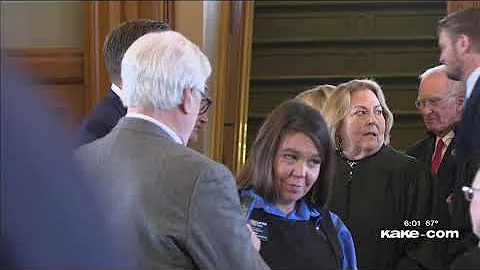 Kansas legislature adjourns for two weeks as voucher bill fails, K-12 education funding not voted on