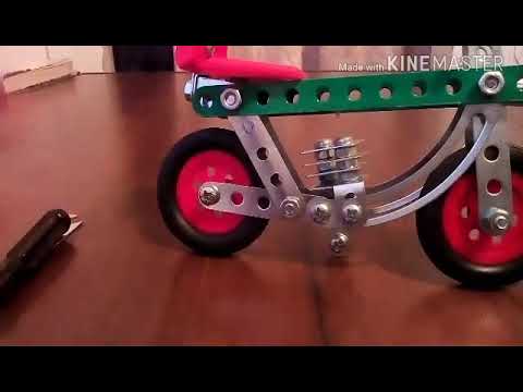 Мотоцикл из железного конструктора